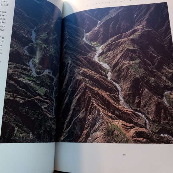 Book  Everest; Mountain Without Mercy - Picture 12 of 15